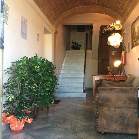 Hotel Da Donna Rosa Pontedera Exterior foto