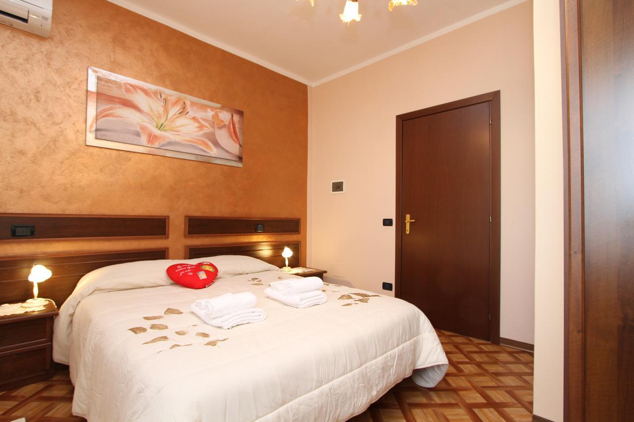 Hotel Da Donna Rosa Pontedera Exterior foto